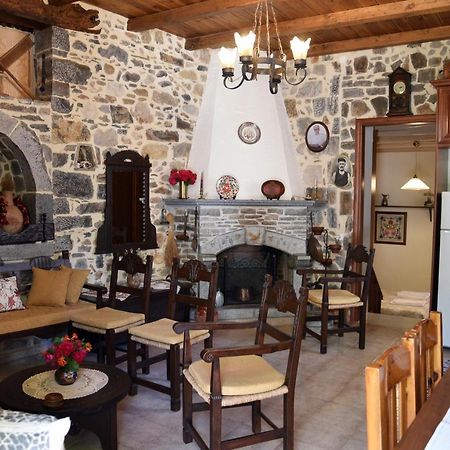 Traditional Residence With Terrace Latsida Exterior foto