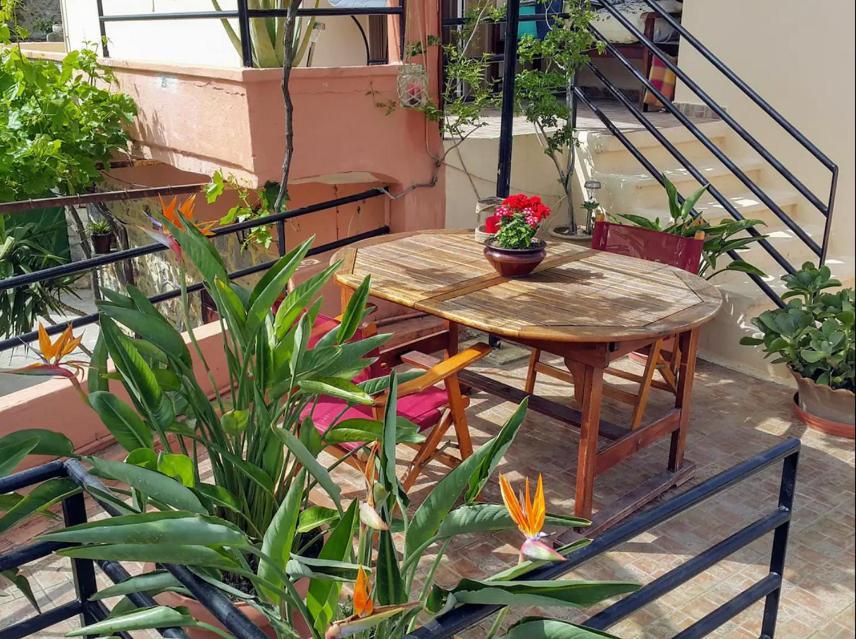 Traditional Residence With Terrace Latsida Exterior foto