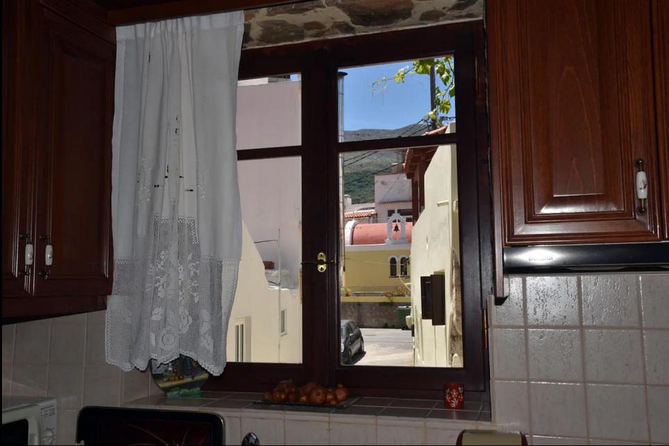 Traditional Residence With Terrace Latsida Exterior foto