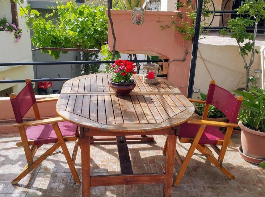 Traditional Residence With Terrace Latsida Exterior foto