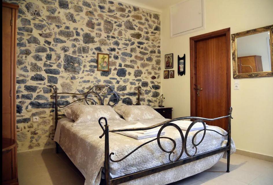 Traditional Residence With Terrace Latsida Exterior foto